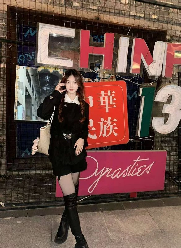 空虚孤独的美女[12P]