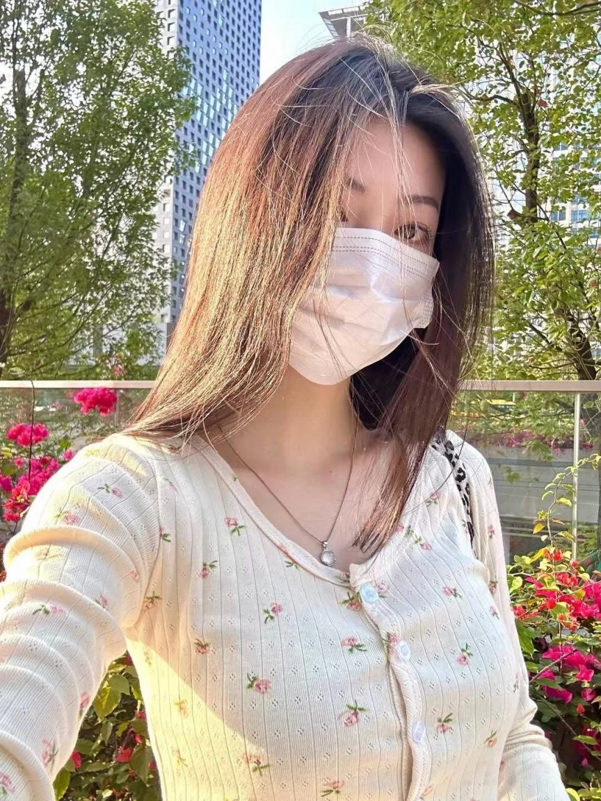 约砲女邻居，穿衣看起来清纯，脱光很放荡[9P+4GIF][14P]