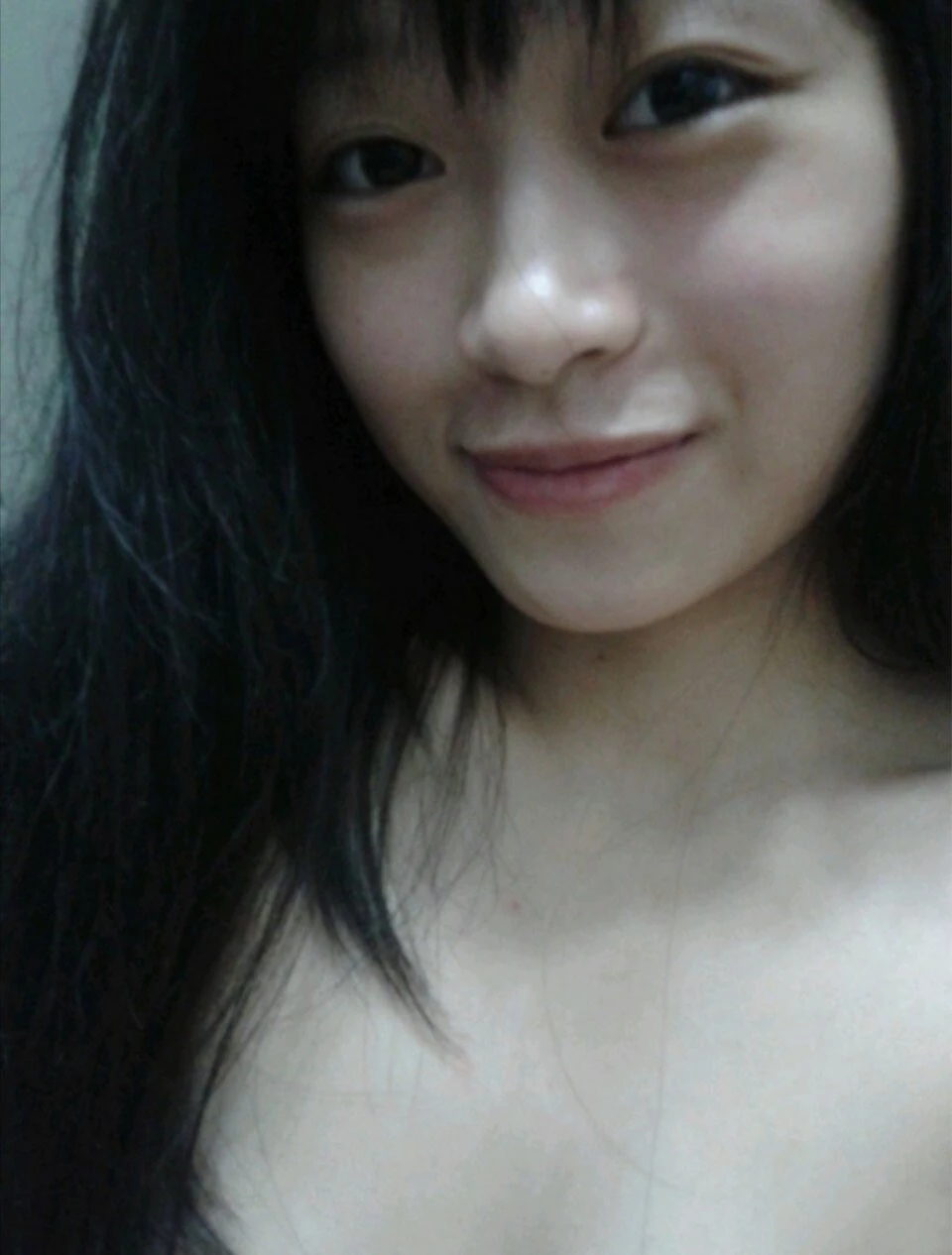 眼睛挺好看的在校女生15P[15P]