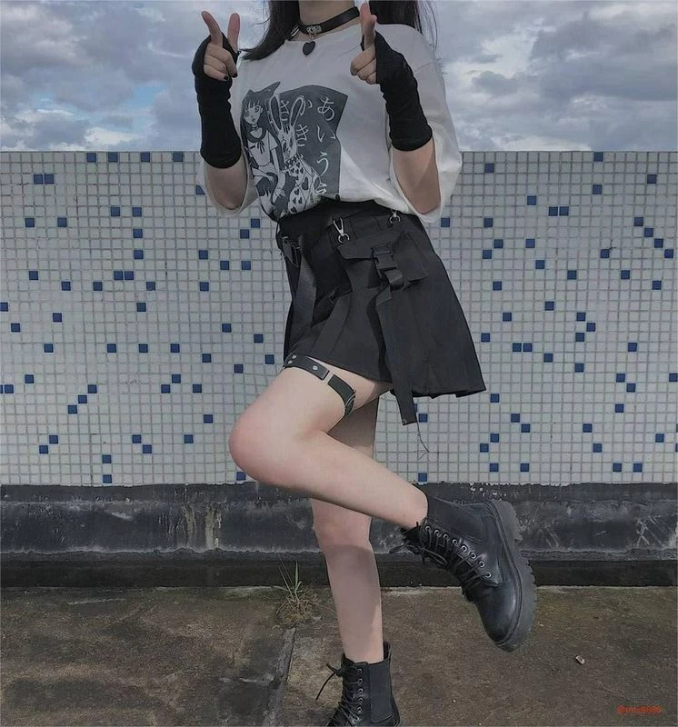 性感美女被搞了[24P]