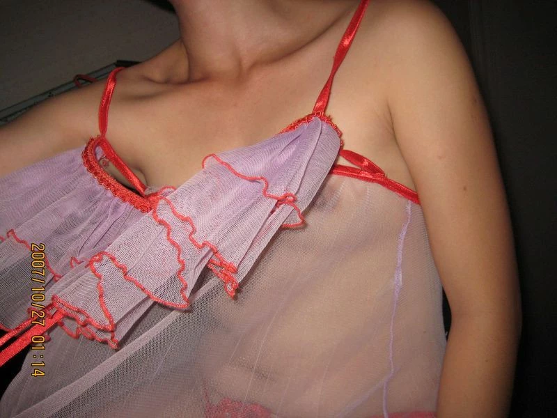 老婆穿性感内衣讨爱爱[11P]