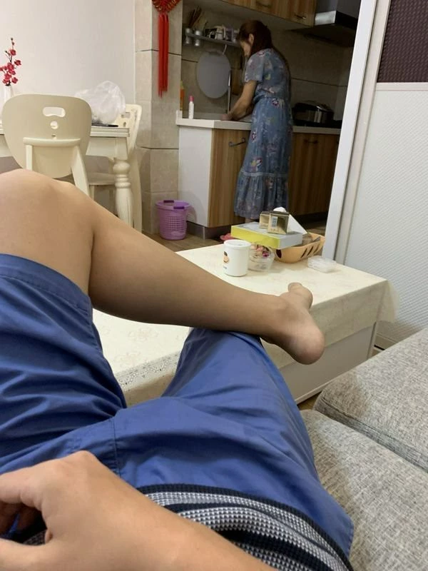 媳妇在做家务，一时兴起拉过来一顿啪啪啪[13P]