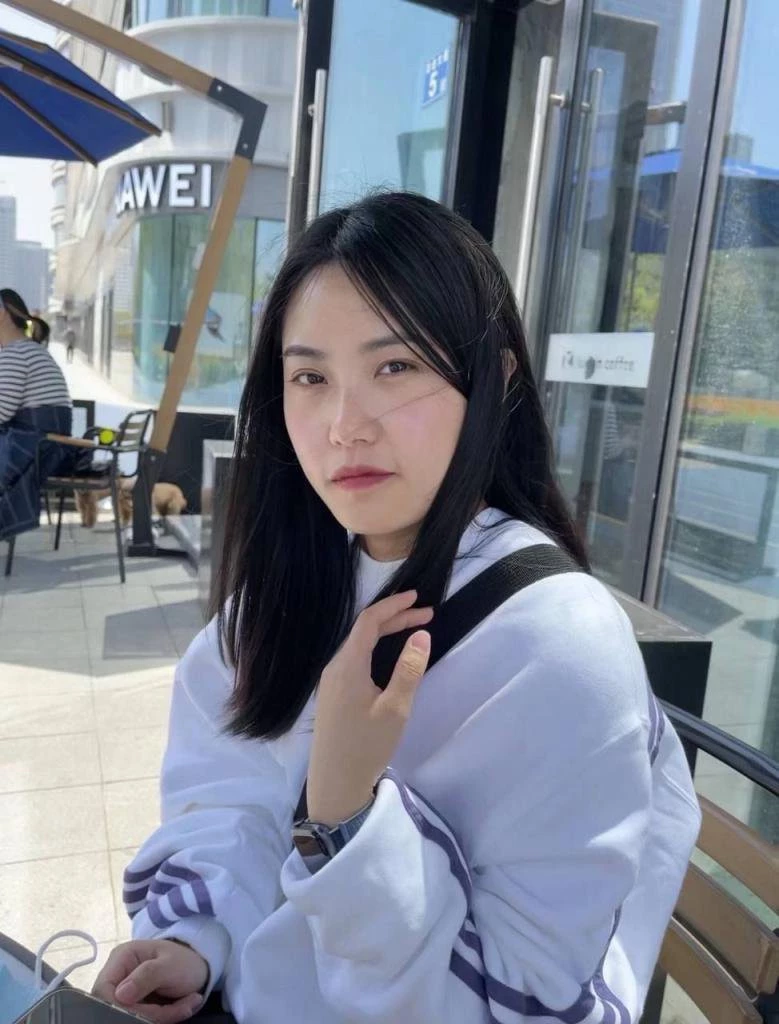 温婉可人的熟女人妻 [10P]