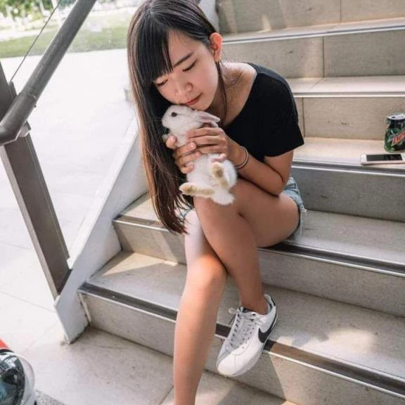 寂寞美女身材很棒，奶子很大 [15P]