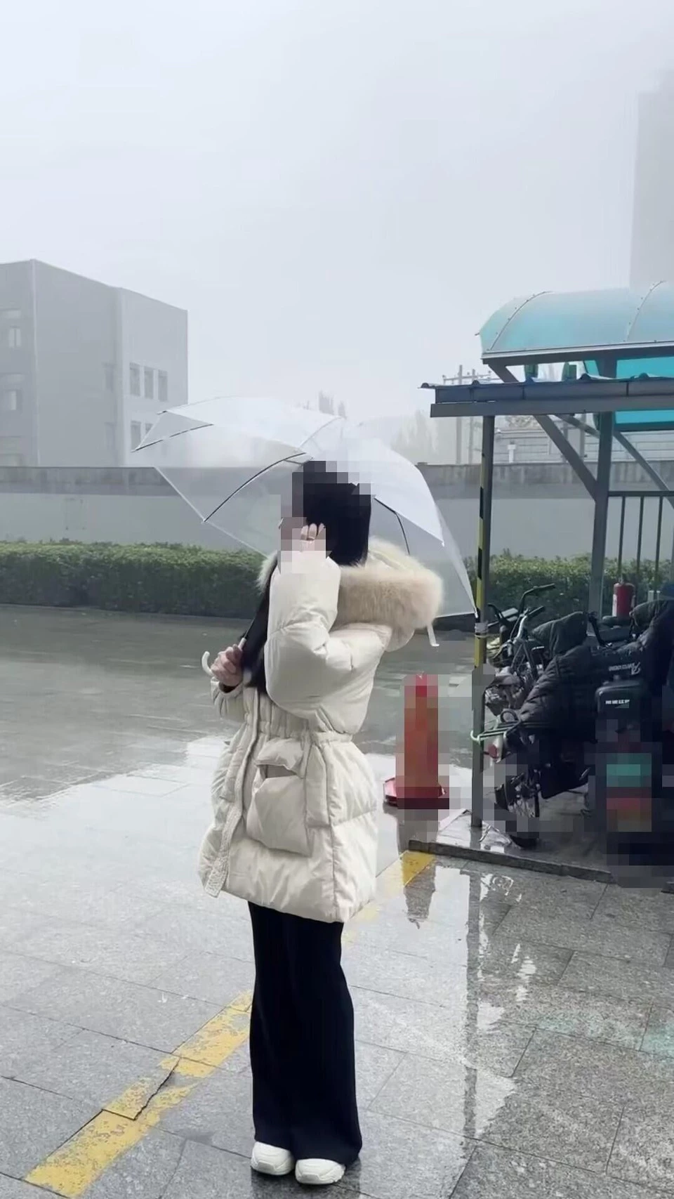 某校舞蹈老师，后经关系进入某航空，纯无毛馒头[12P]