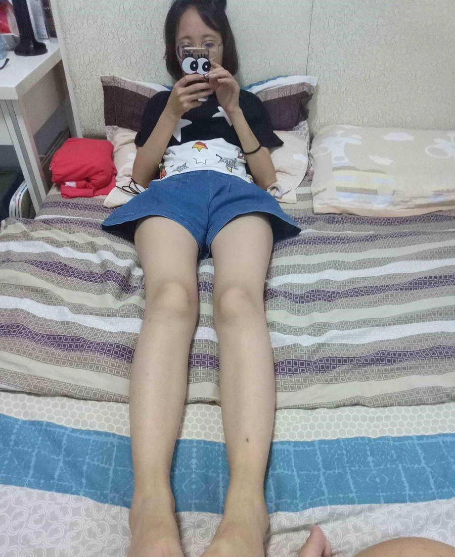 可爱的眼镜妹妹10P[10P]