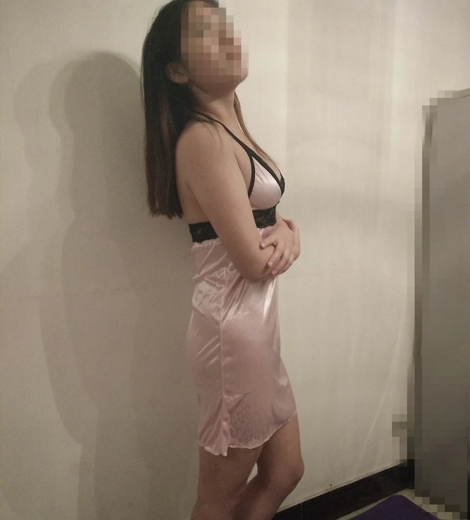一个月没做爱的少妇，见面就被她吸干了13P[13P]