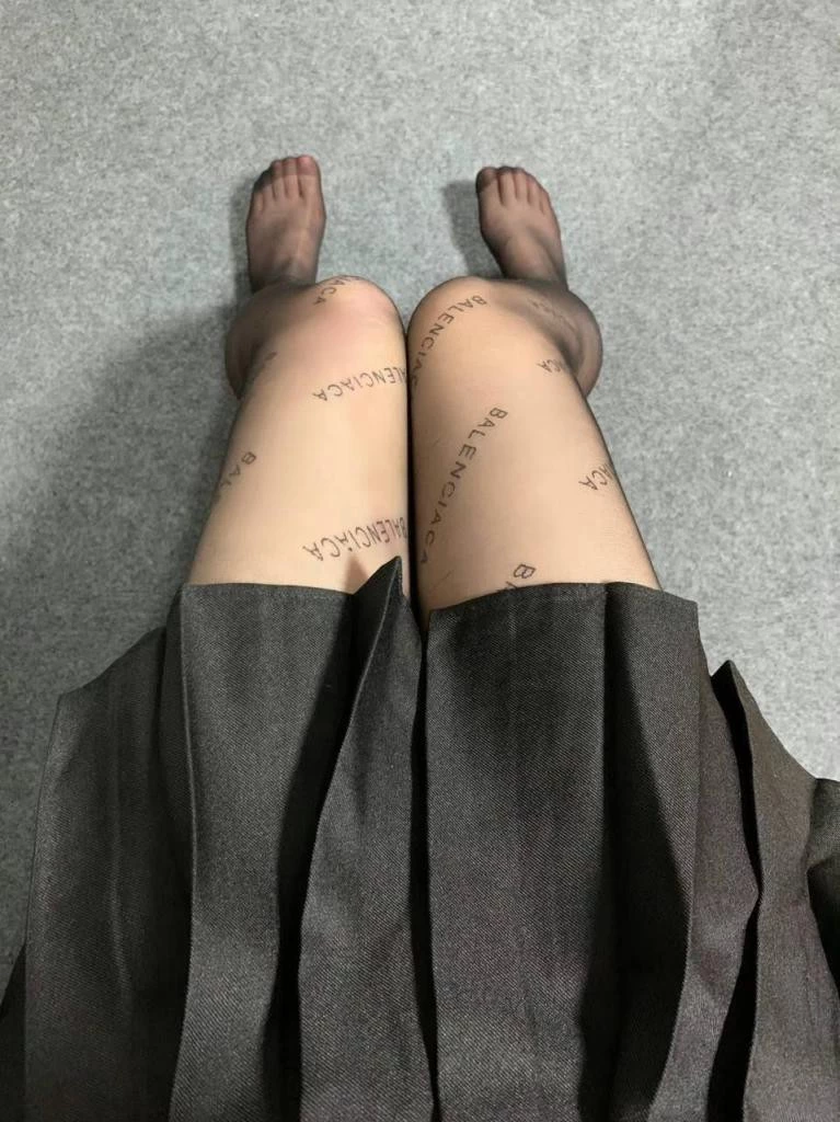 巴黎世家制服丝袜的诱惑 [11P]