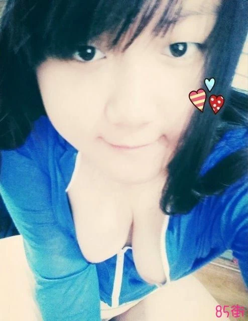 满18没多久的妹妹露出粉嫩酥胸掰穴[16P]