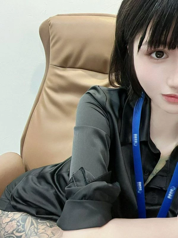 分享一位极品纹身大屁股美女[19P]