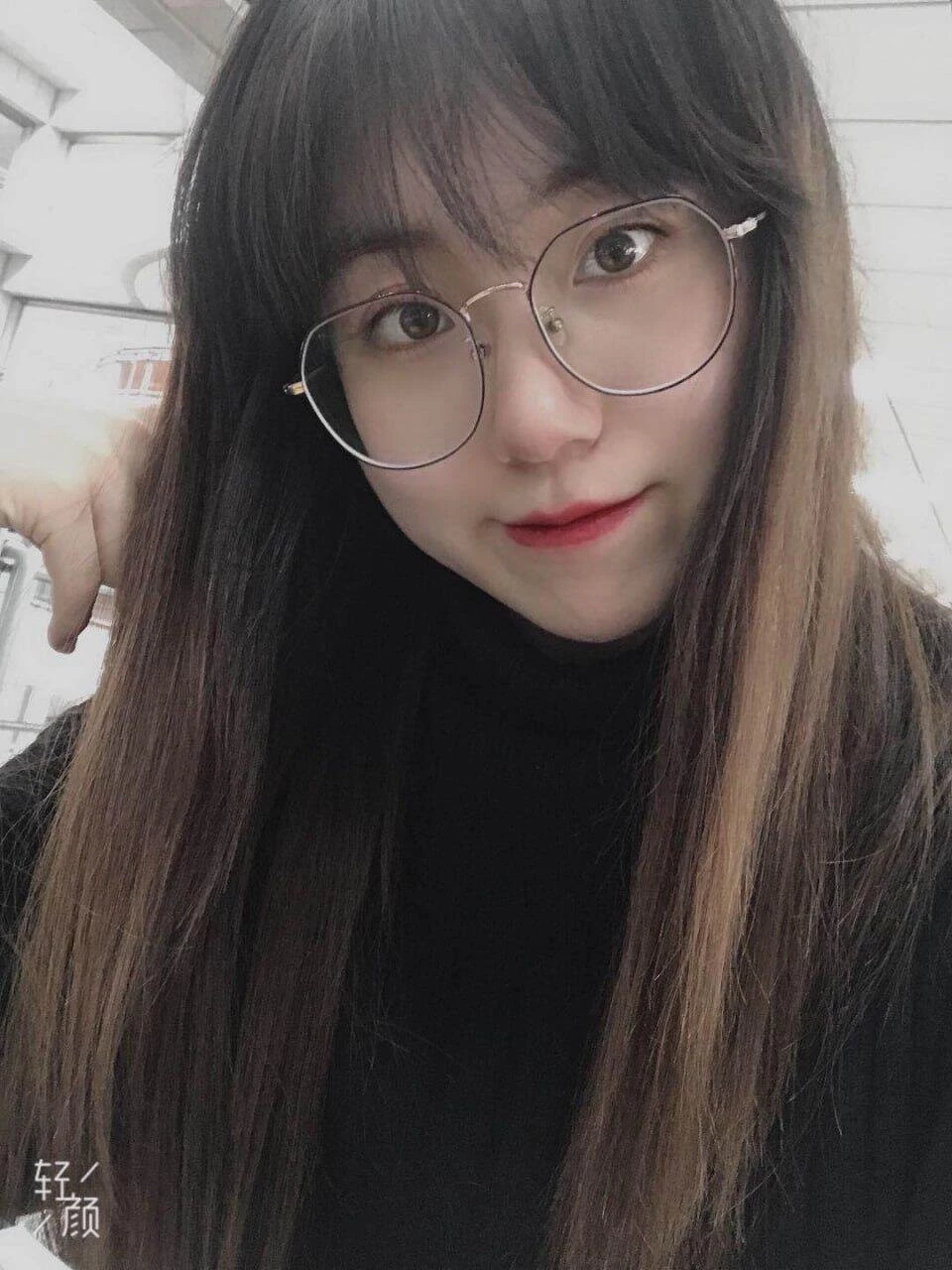 超级白的眼镜大骚女，欢迎品鉴[20P]