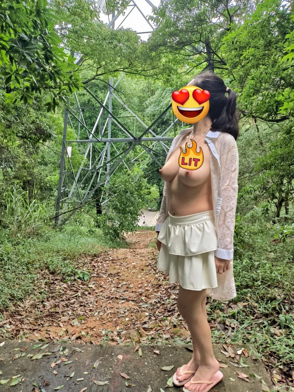 丰乳肥臀爱露出[15P]