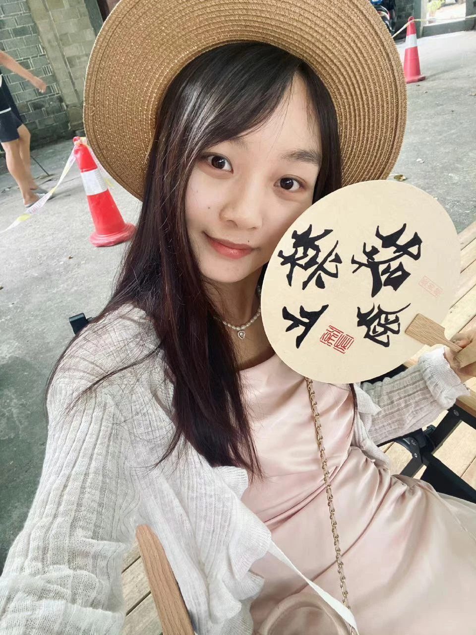 干干净净的学生少女 [16P]