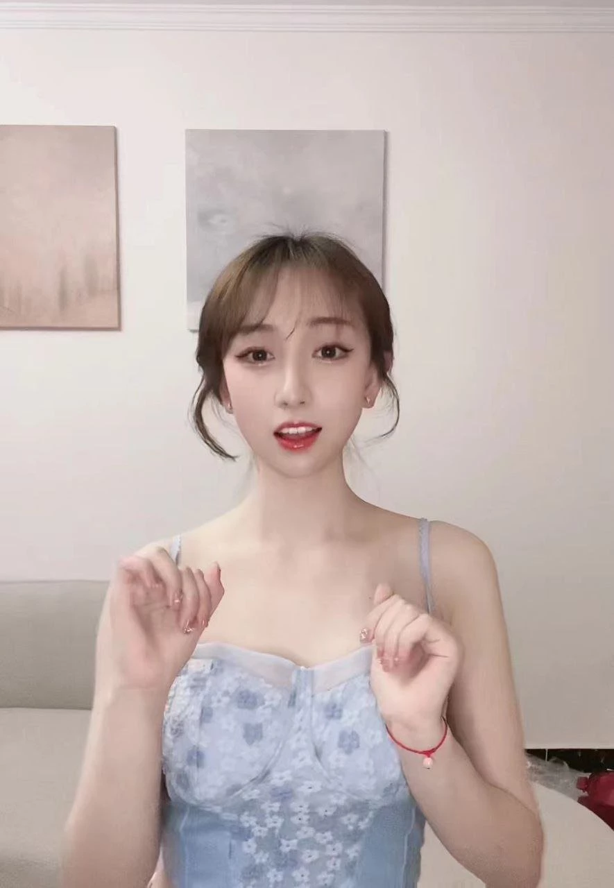 青春小妹好嫩的逼逼[18P]