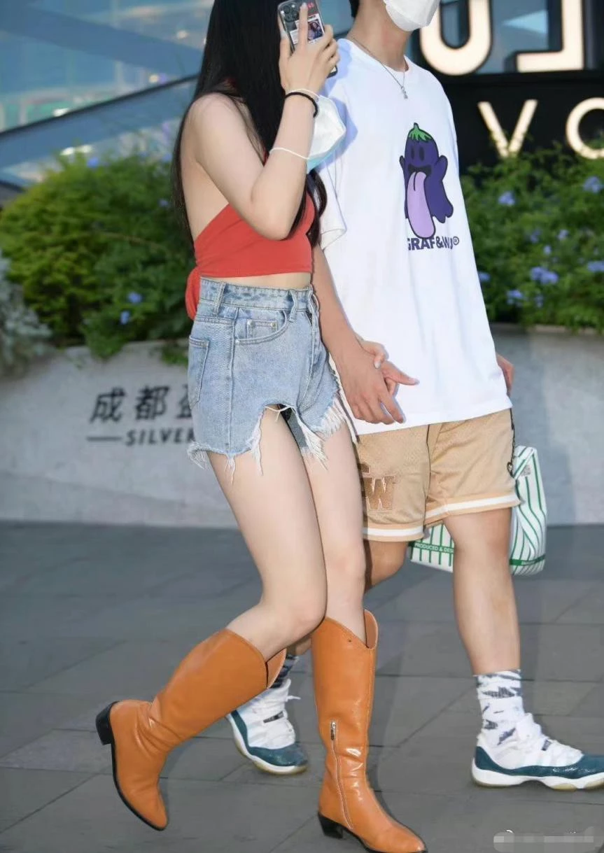 齐逼短裤的诱惑[24P]