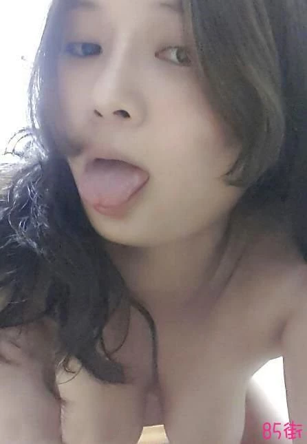 网友传给我看的大奶[22P]