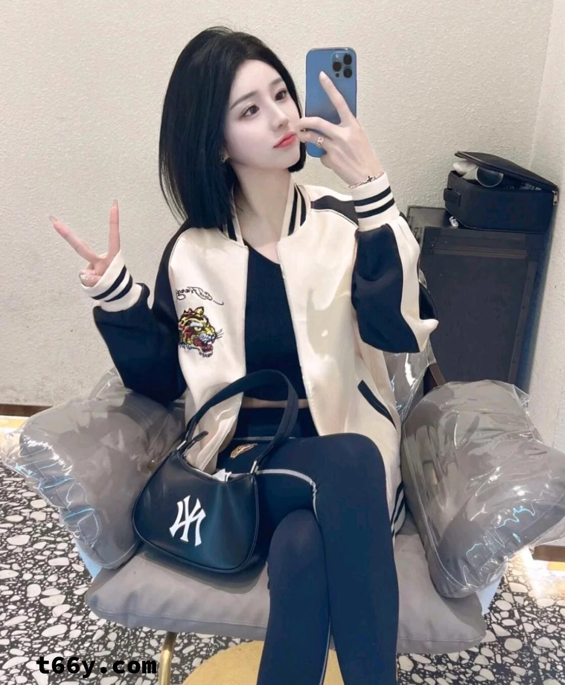 漂亮的小姐姐［21P］