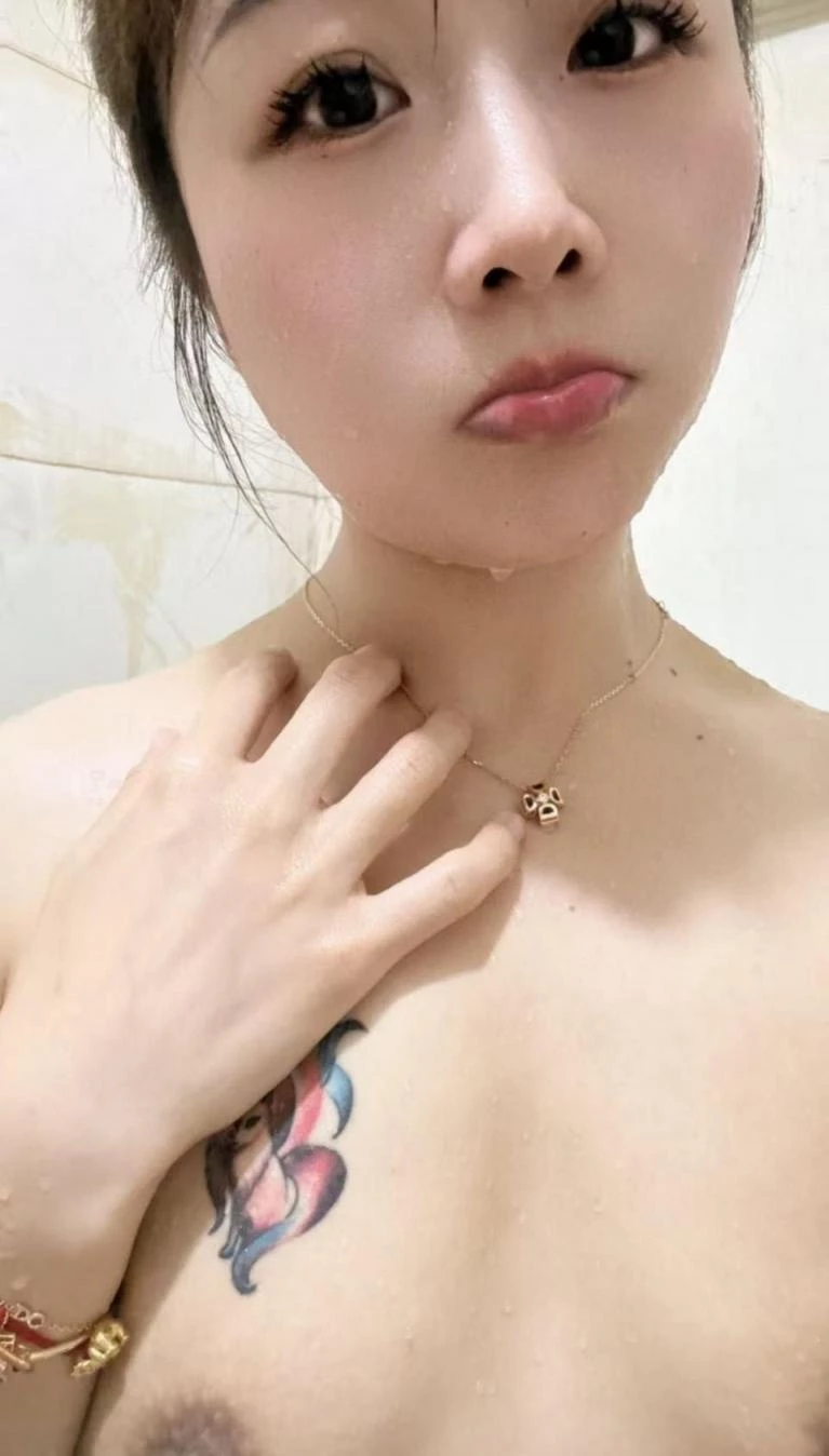 喝酒认识一个胸前纹身的女孩[15P]