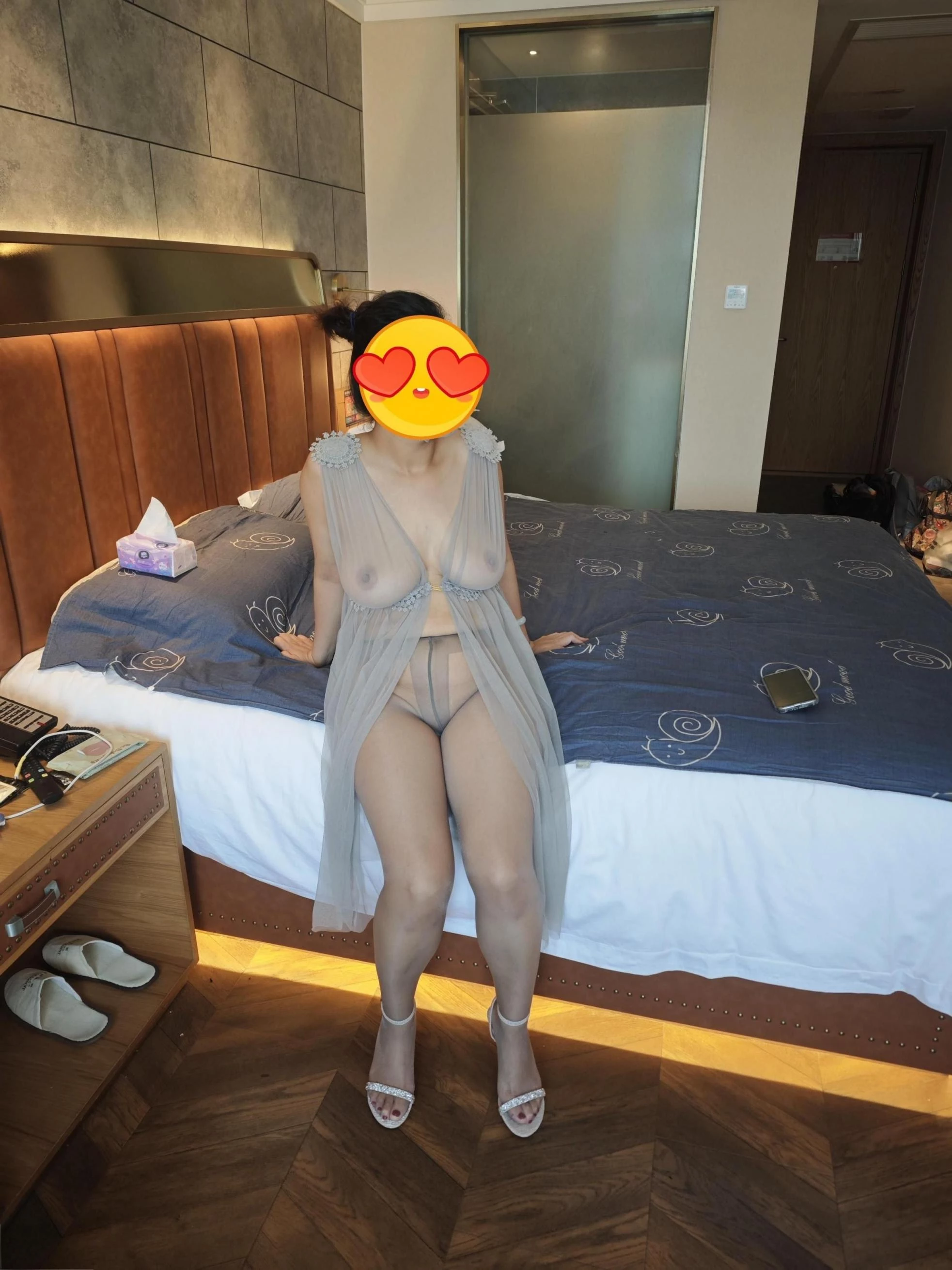 肥臀白虎妻[28P]