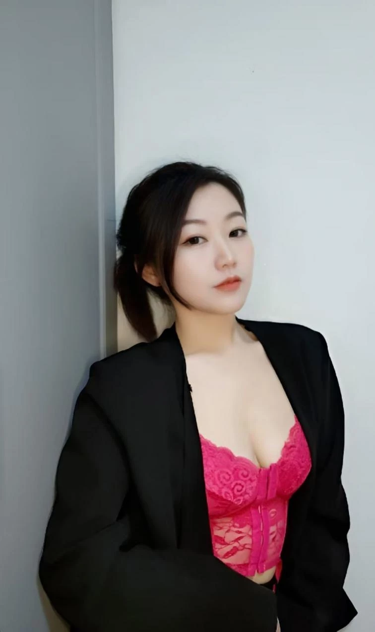 0591聊的一个骚货（4P+1V）