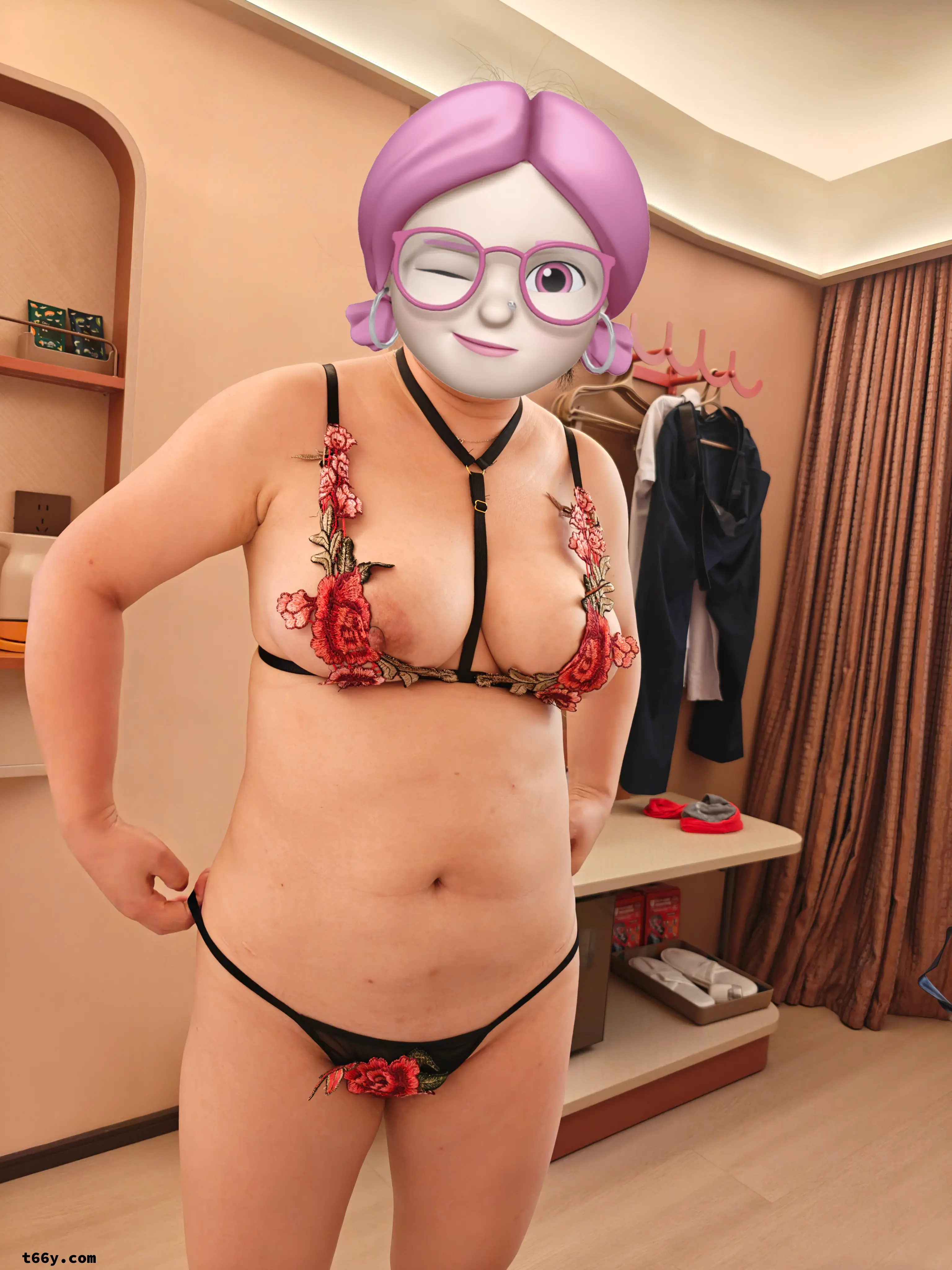[原创]图床过期重发 丰乳肥臀第三弹 从小肥臀日到了熟妇人妻，一如既往的半天然白虎[26P]
