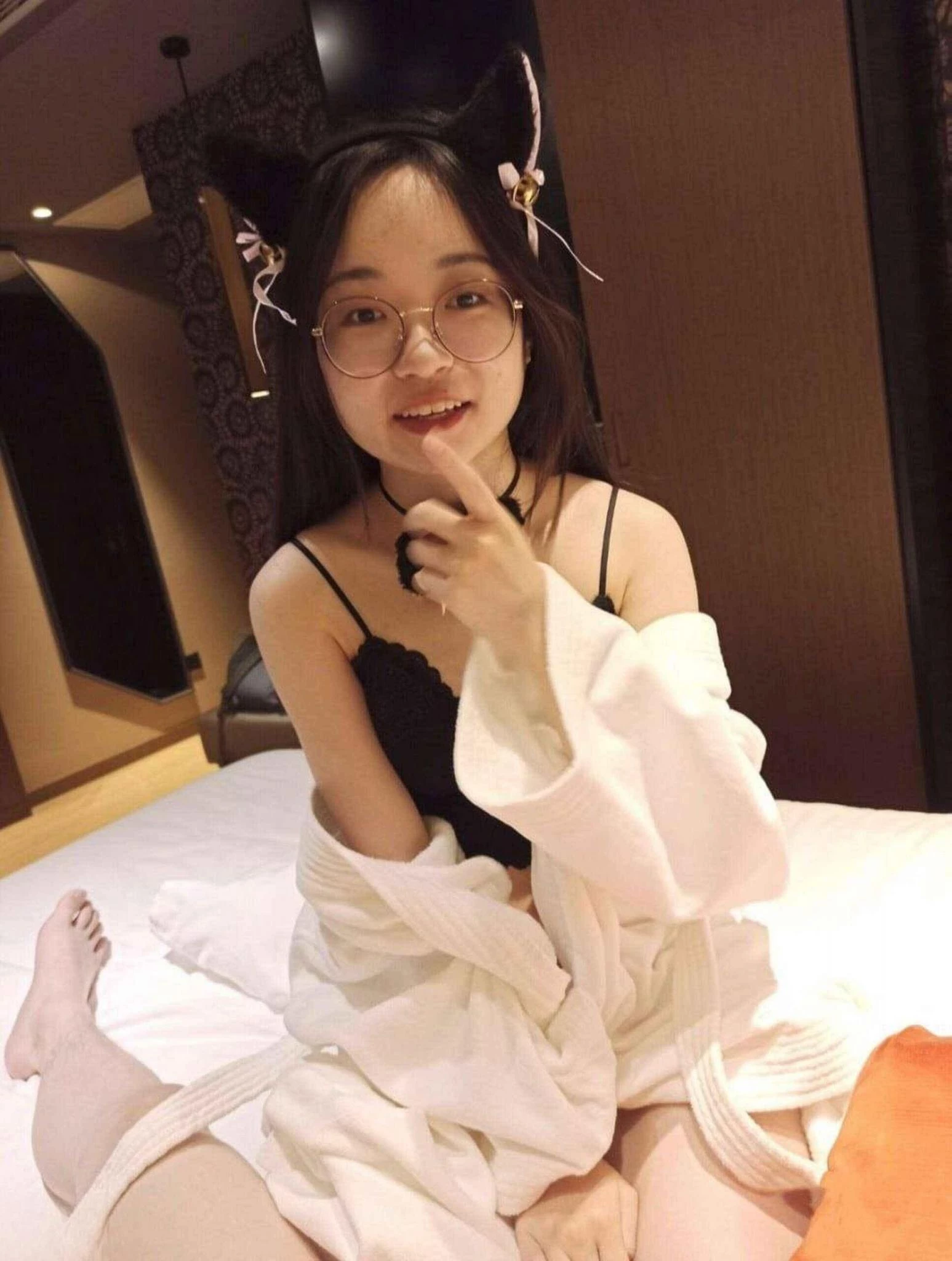 富二代女朋友骚里骚气[18P]