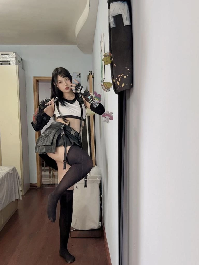 美女居家大尺度自拍流出 [14P]