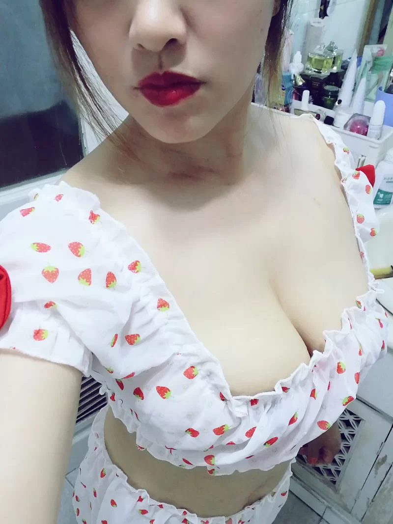 新人分享下自己的老婆 [9P]