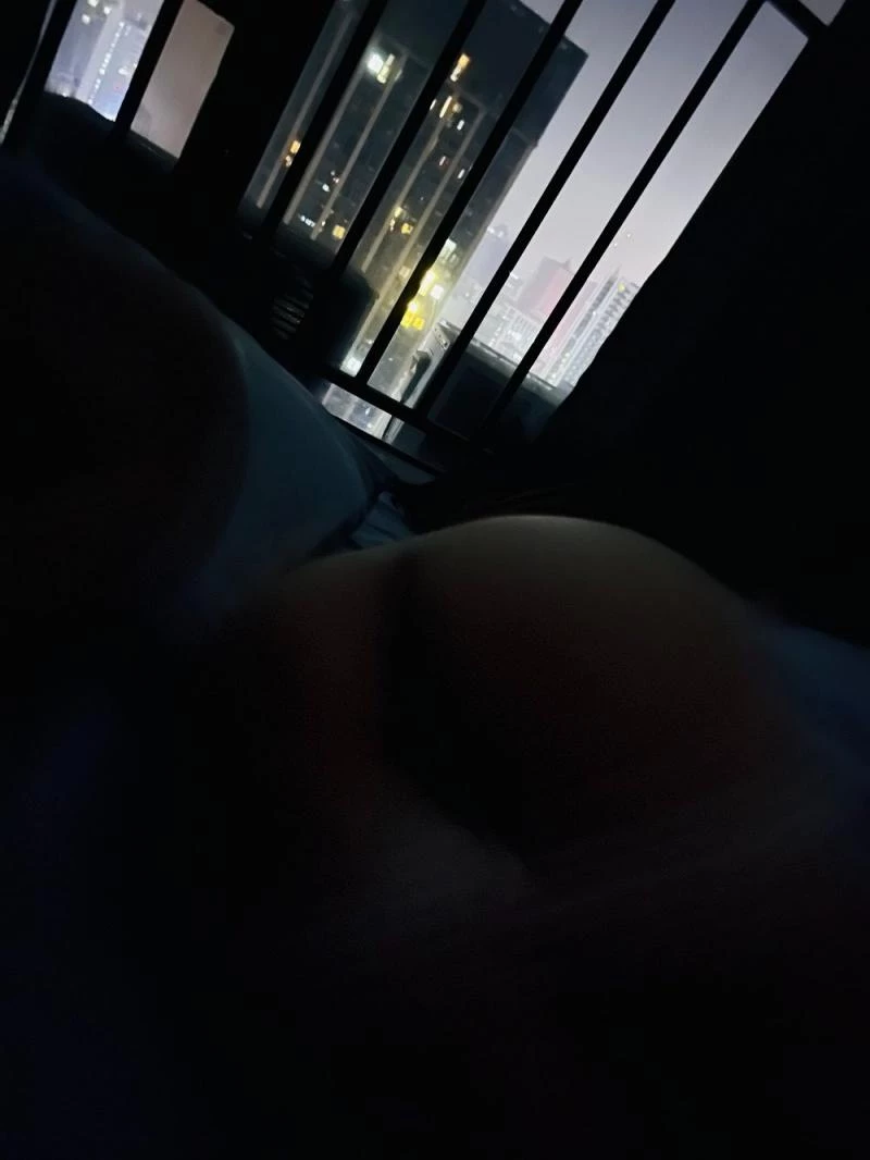 [原创]妻子说喜欢屁股对着窗户外被别人看见的感觉[19P]
