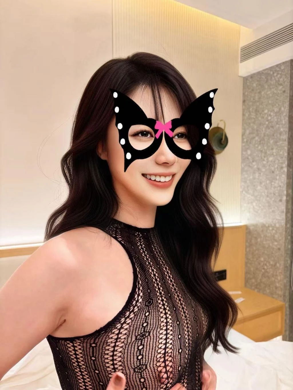 [原创]感谢各位兄弟的情趣盲盒，母狗急不可耐逐件试穿，翘起肥臀扒腿露逼让我抓紧拍照反馈，最后免不了嗷嗷就是一顿狂操，白浆飞溅，有人想来帮舔残渣吗？[48P+2G+1V]