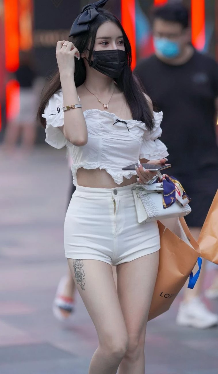 长腿热裤小姐姐 [15P]