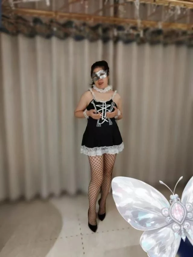 上班通勤期间认识的女孩终于上手了 [12P]