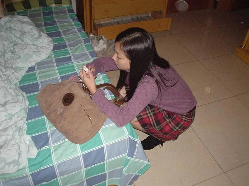 大学一年级的表妹她的穴穴好嫩唷 [13P]
