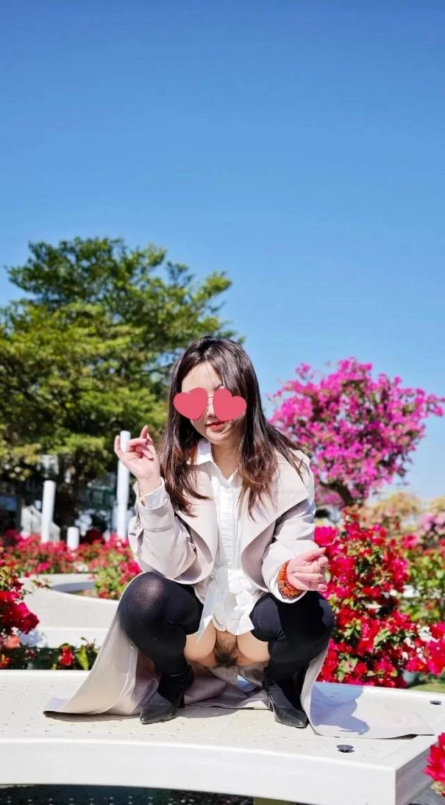 红花黑毛大白臀[10P]