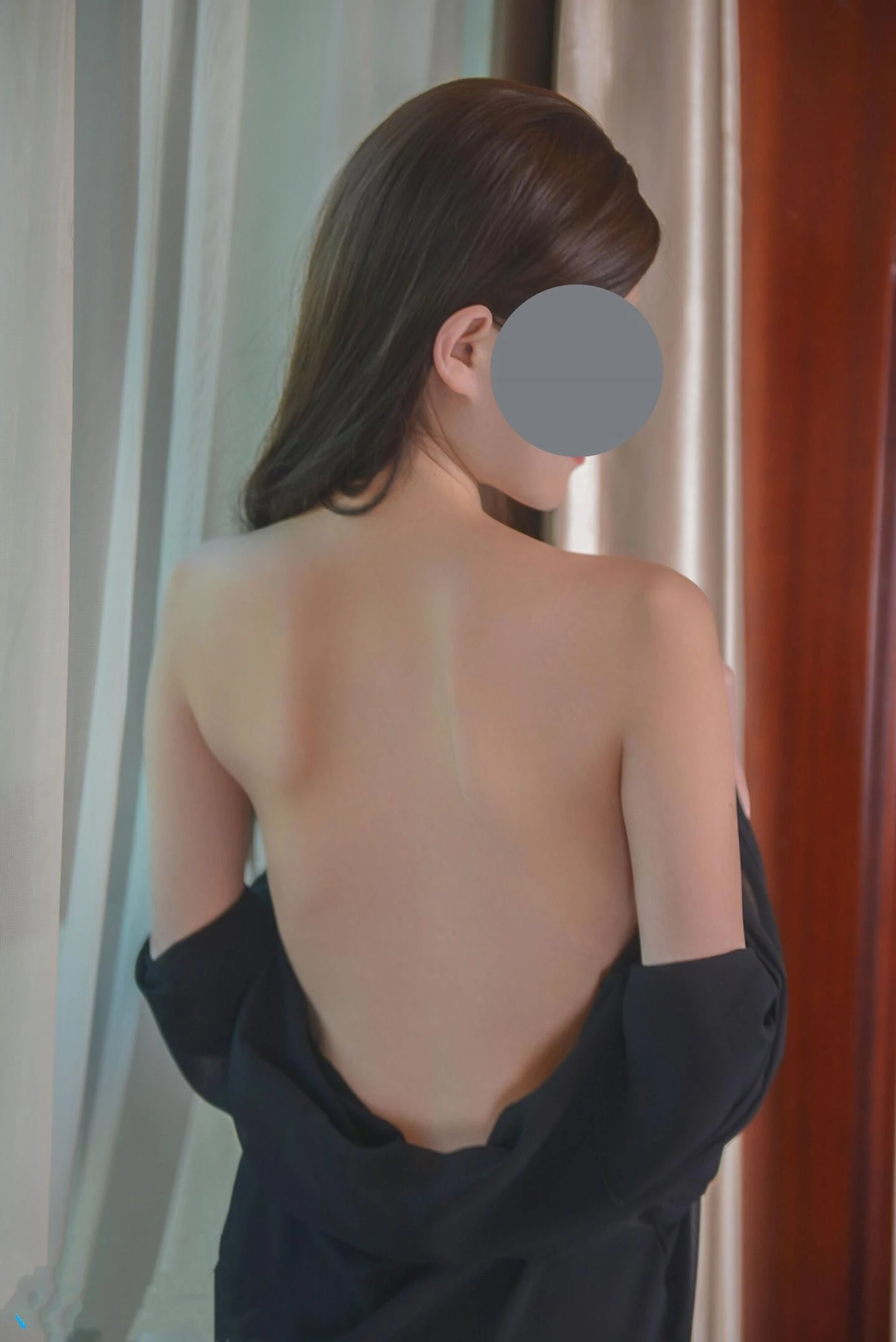 小妹这个逼没有小阴唇，真正的一线天，阴道口狭小，肯定很紧，鸡巴大的都进不去[38P]