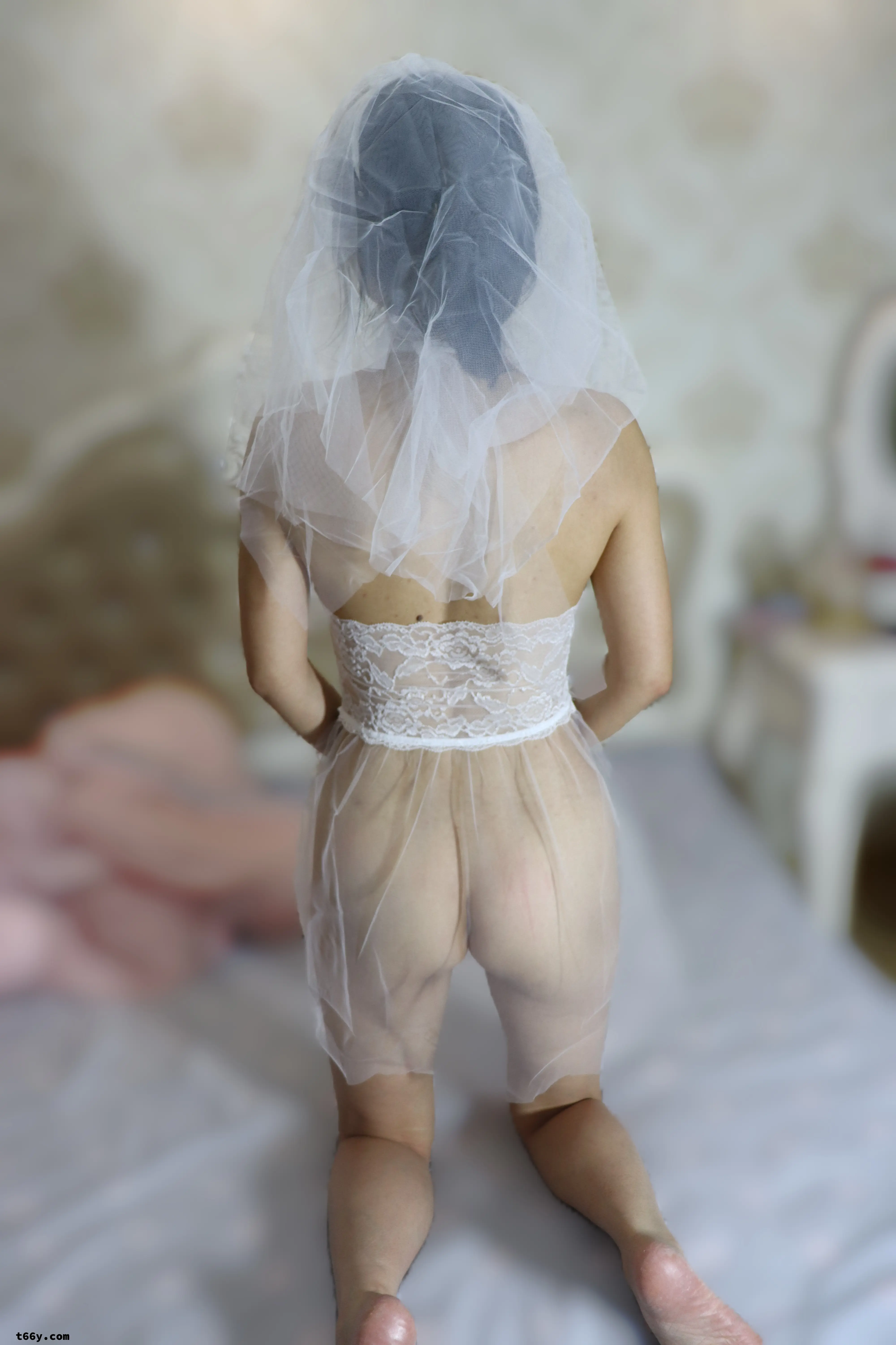 [原创][手势认证]黑白两套情趣内衣，骚逼掰穴给你看，喜欢有毛的还是剃毛的？猜猜被几人干过了，多多评论骚货会看[30P]