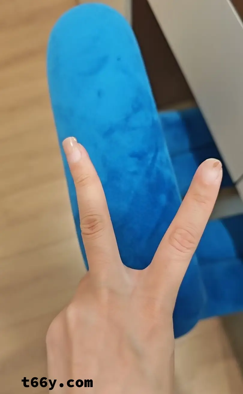[原创]第六帖，好久没发帖了，按女主要求发一帖情趣内衣自拍，微露脸，0871欢迎交流[手势认证][26P]
