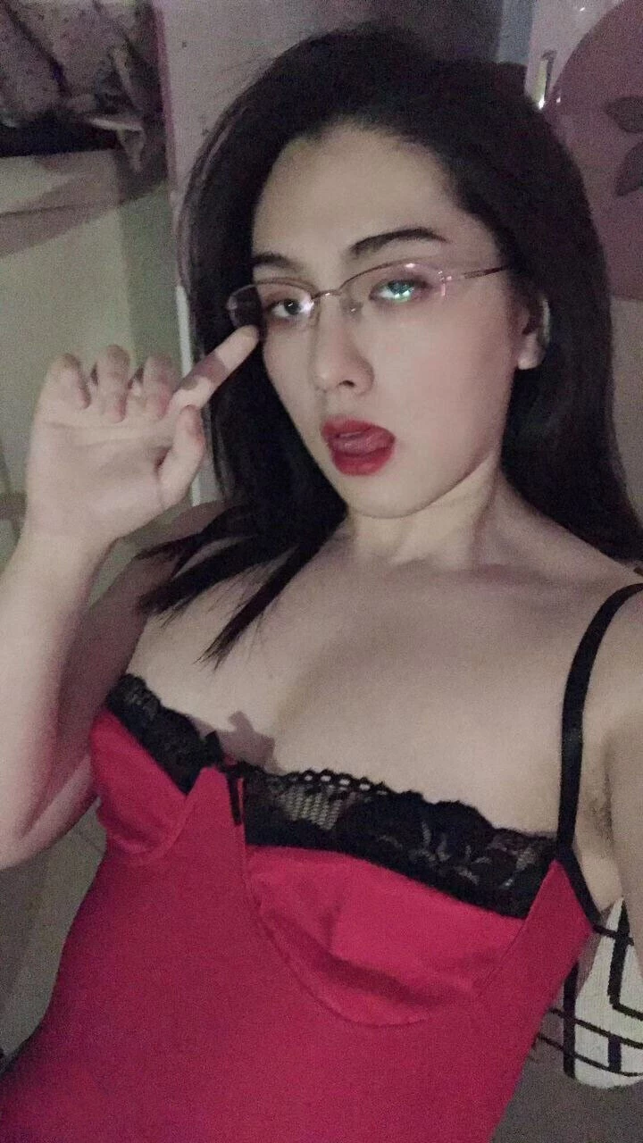 丰乳肥臀的骚妹子[12P]
