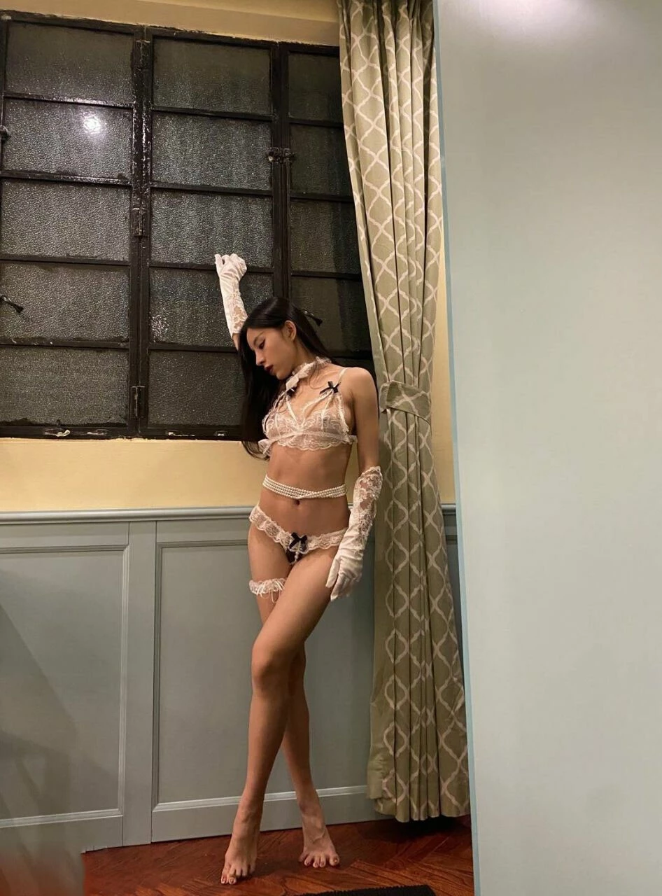女友爱外拍[10P]