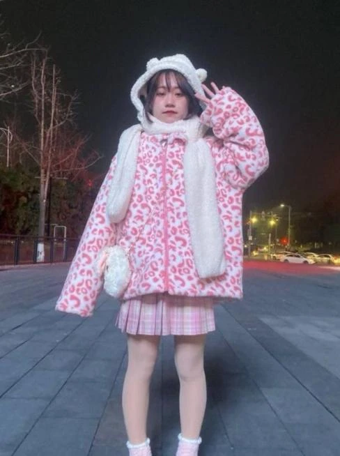 分享一位少妇25（9P）