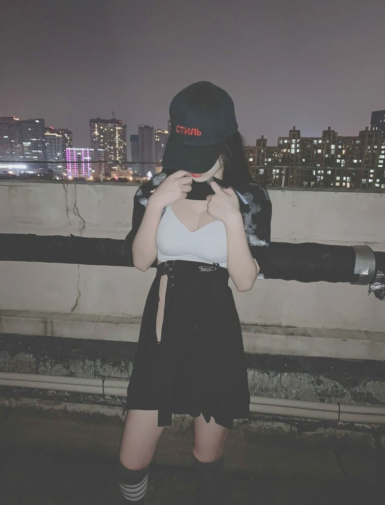 天台美女，天台露出[12P]