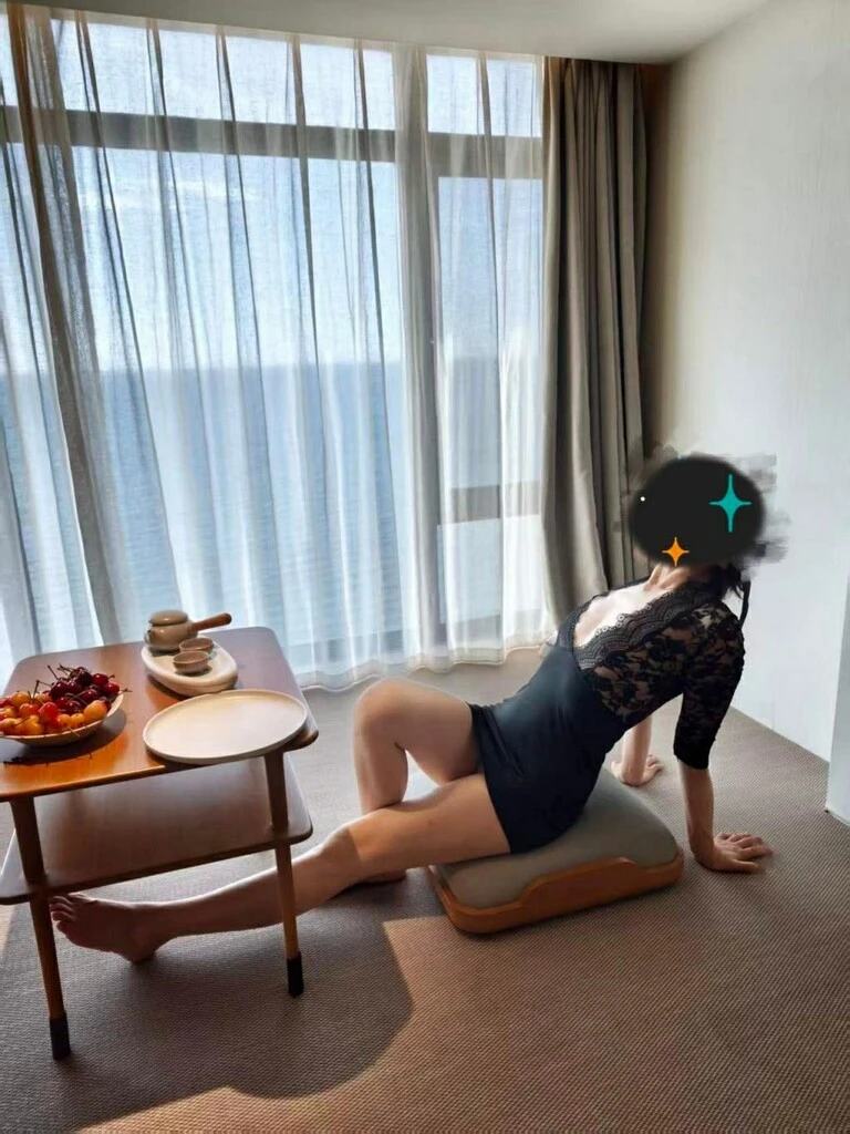 和这位美女少妇对视一下子就开乾 [11P]