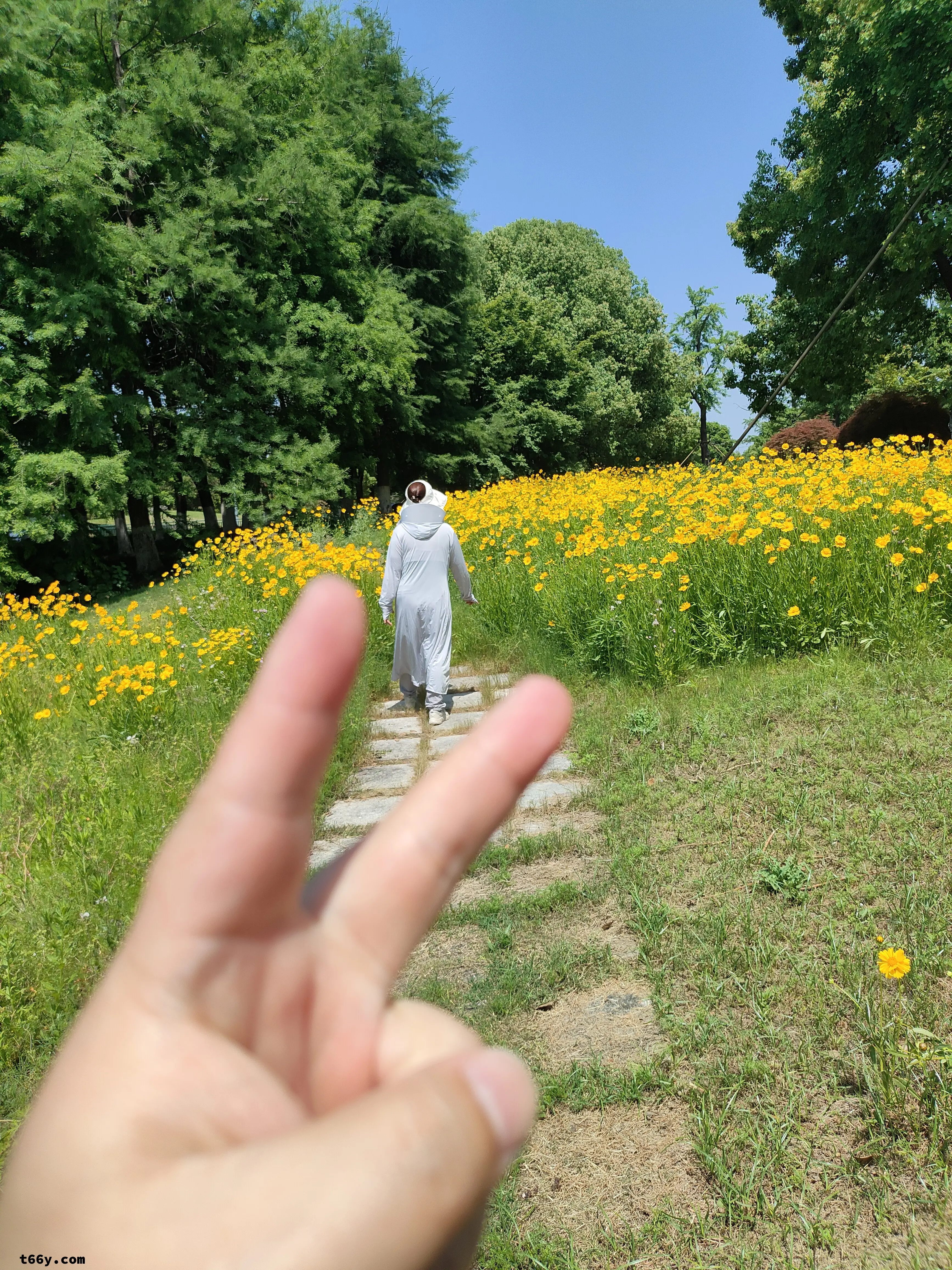 [原创]被人操过之后，老婆乐此不疲的露出展示自己[22P]
