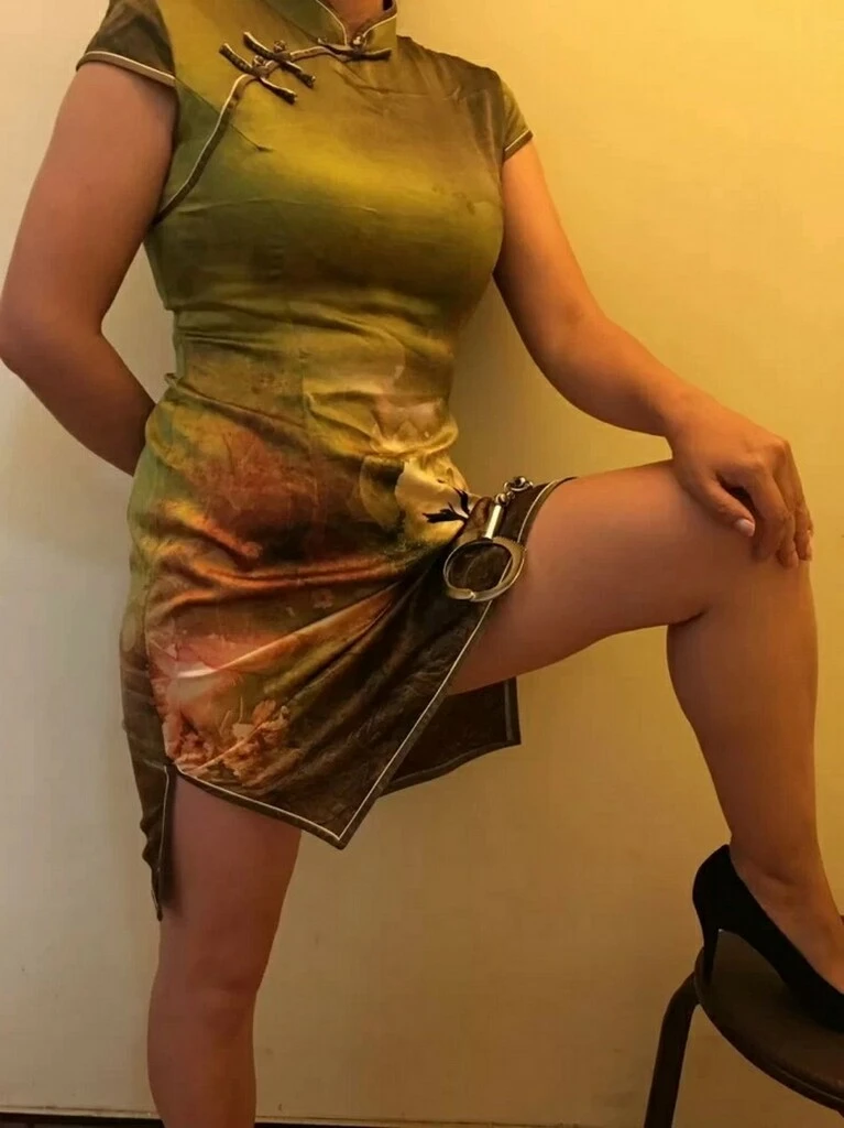 旗袍熟女大胆自拍投稿 [10P]